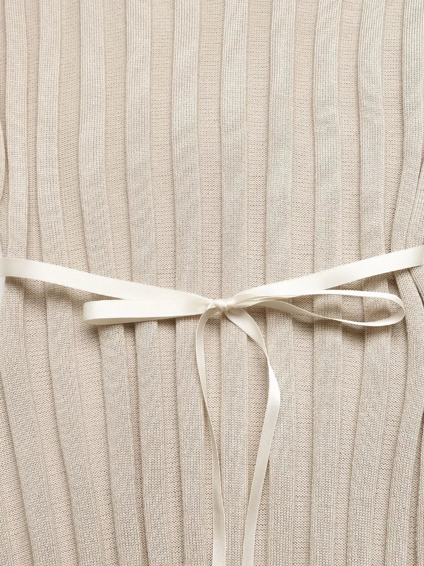 Ribbed Knit V-Neck Long Sleeve Maxi Dress