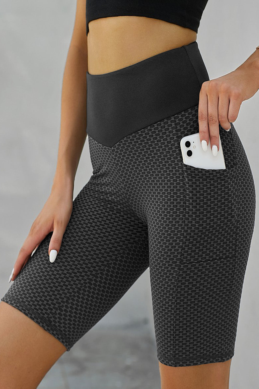 Image of Black Side Pockets Ruched Butt Lifting Yoga Shorts from Edmene LLC